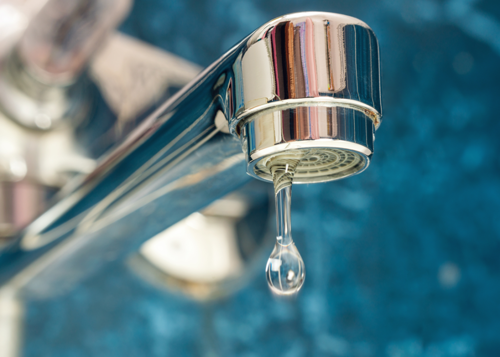 Goût et odeur de chlore dans l’eau du robinet : une situation temporaire