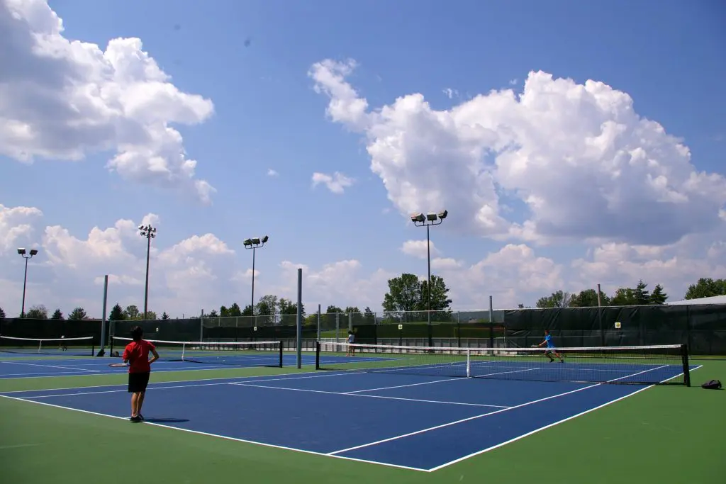 Accès aux terrains de tennis du parc du Ruisseau suspendu à certaines dates en août