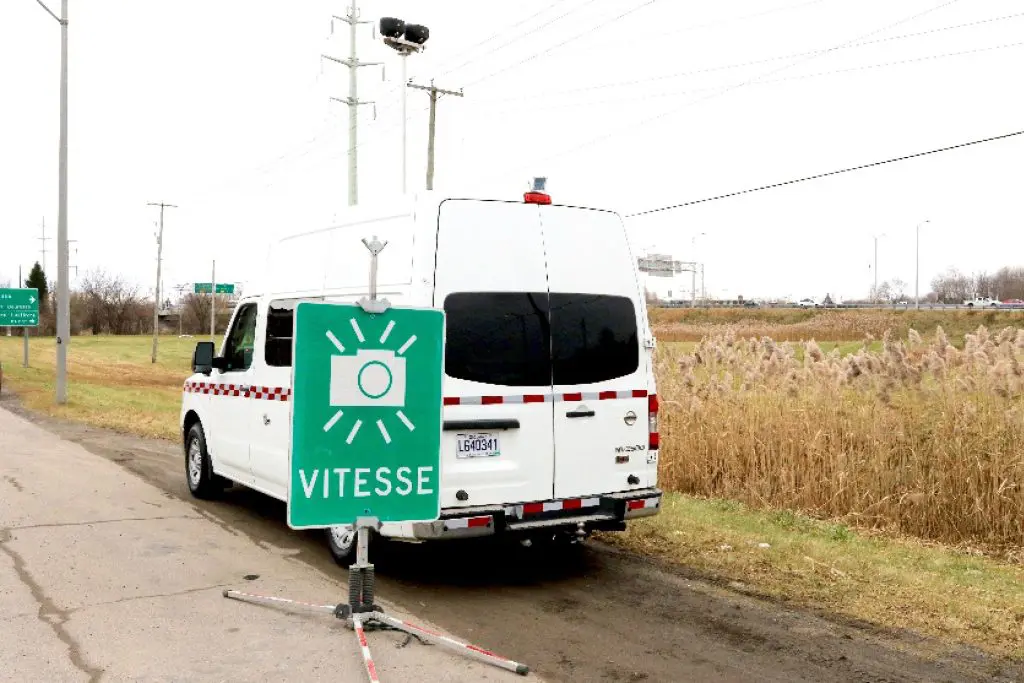 Surveillance par radar photo mobile sur l’autoroute 20 à Sainte-Julie et à Saint-Mathieu-de-Beloeil
