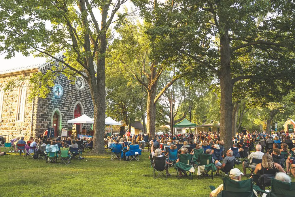 Offre de partenariats : Faites briller votre entreprise au cœur de la vie grandbasiloise !