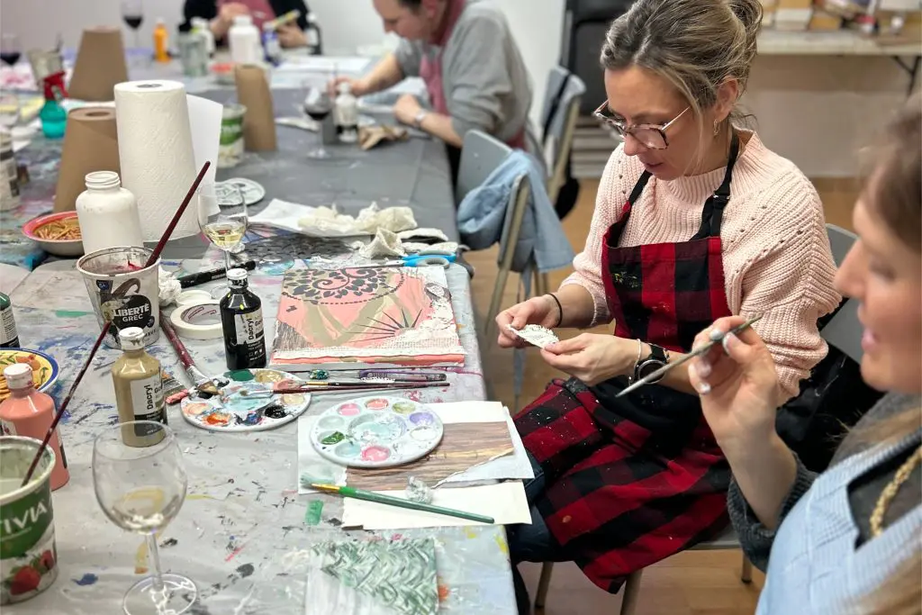 Atelier <em src=