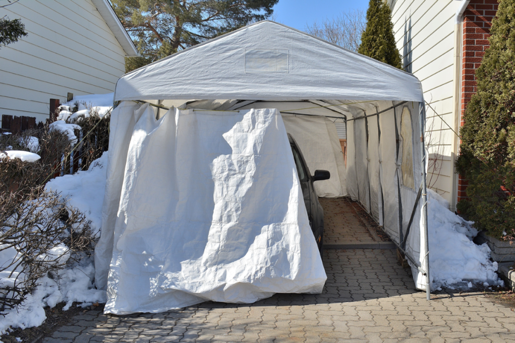 Retrait des abris d’auto temporaires et des clôtures à neige avant le 1er mai