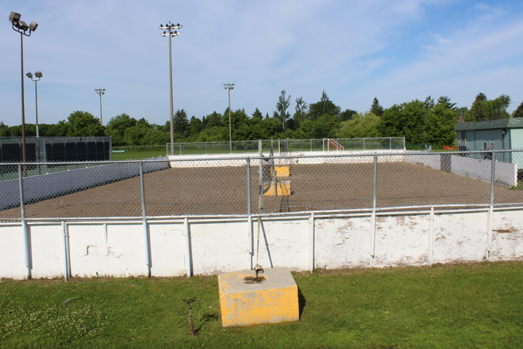 Travaux à venir au parc du Ruisseau à la mi-août : Les terrains de volleyball sont maintenant fermés