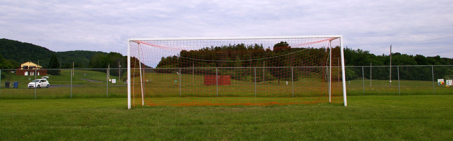 Photo du terrain de soccer au site du ministère de la Défense nationale